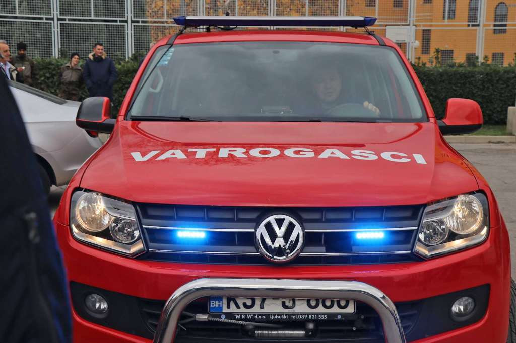 U Mostaru protest vatrogasaca, radnika vrtića i namještenika Grada