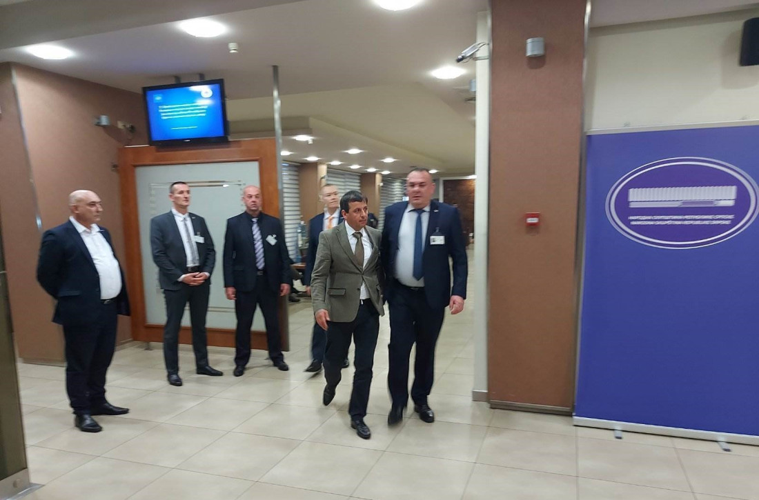 Tokom sjednice NSRS reagiralo i obezbjeđenje: Vukanović udaljen iz sale