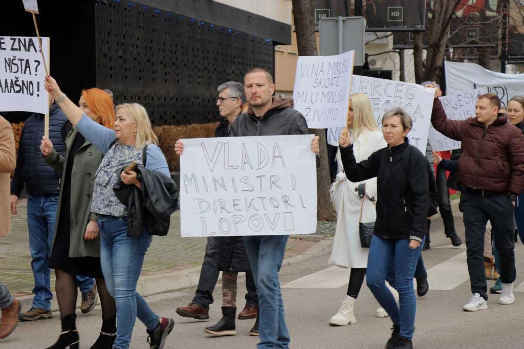Zdravstveni radnici HNK prosvjedovali zbog neisplate jednokratne pomoći