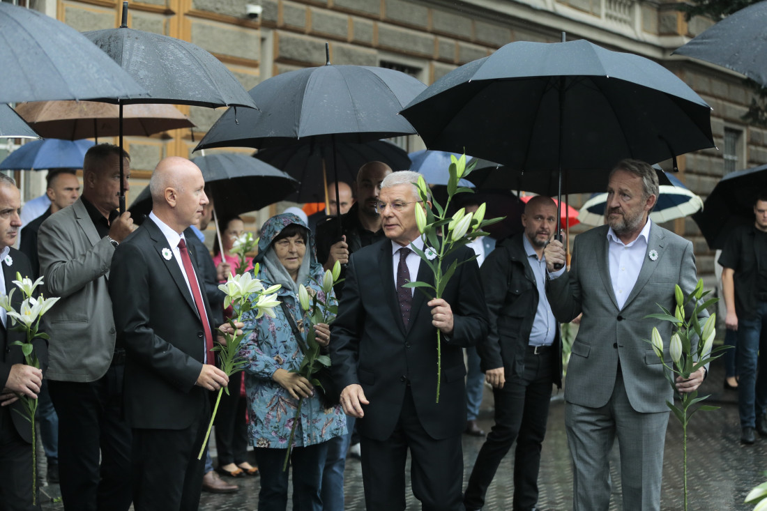 Džaferović: Uvijek ćemo se sjećati i odavati poštovanje žrtvama genocida u Srebrenici