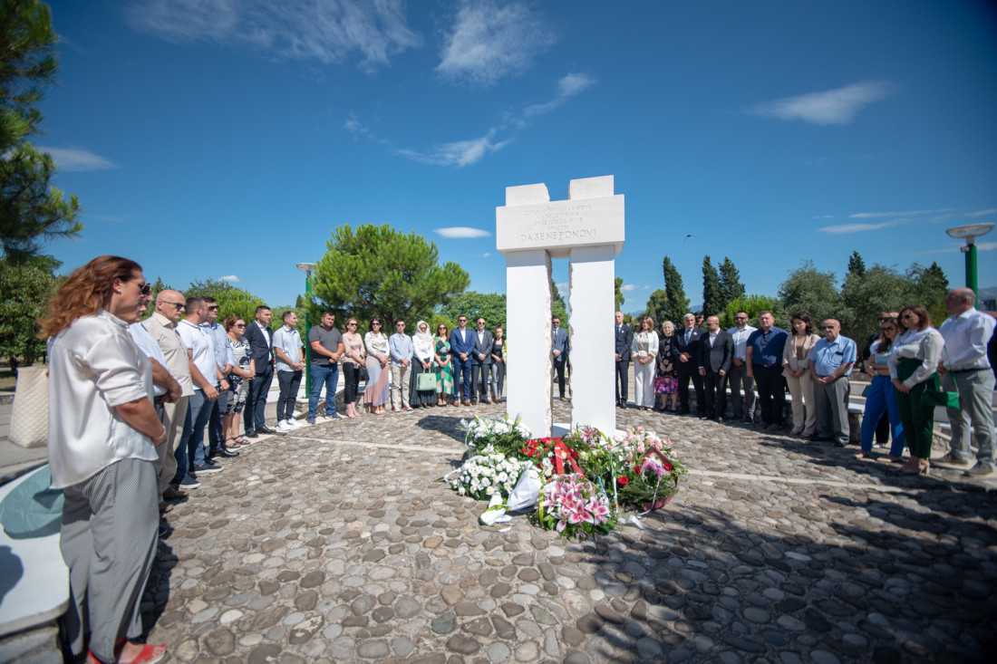 U Podgorici obilježen Dan sjećanja na genocid u Srebrenici