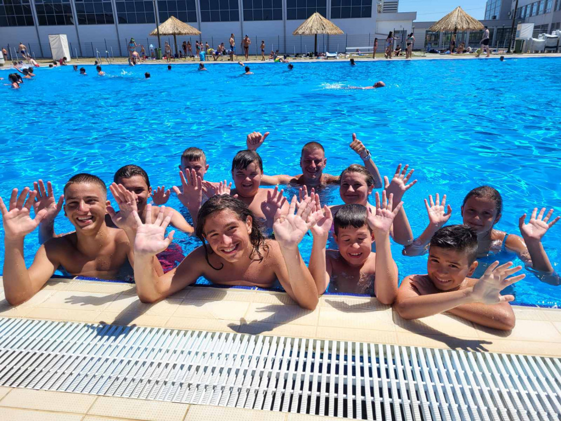 Škola plivanja u Orašju obilježava deset godina: Više od 4000 djece naučilo plivati