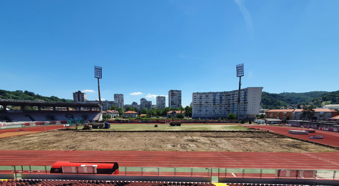Počela rekonstrukcija glavnog terena na stadionu Tušanj