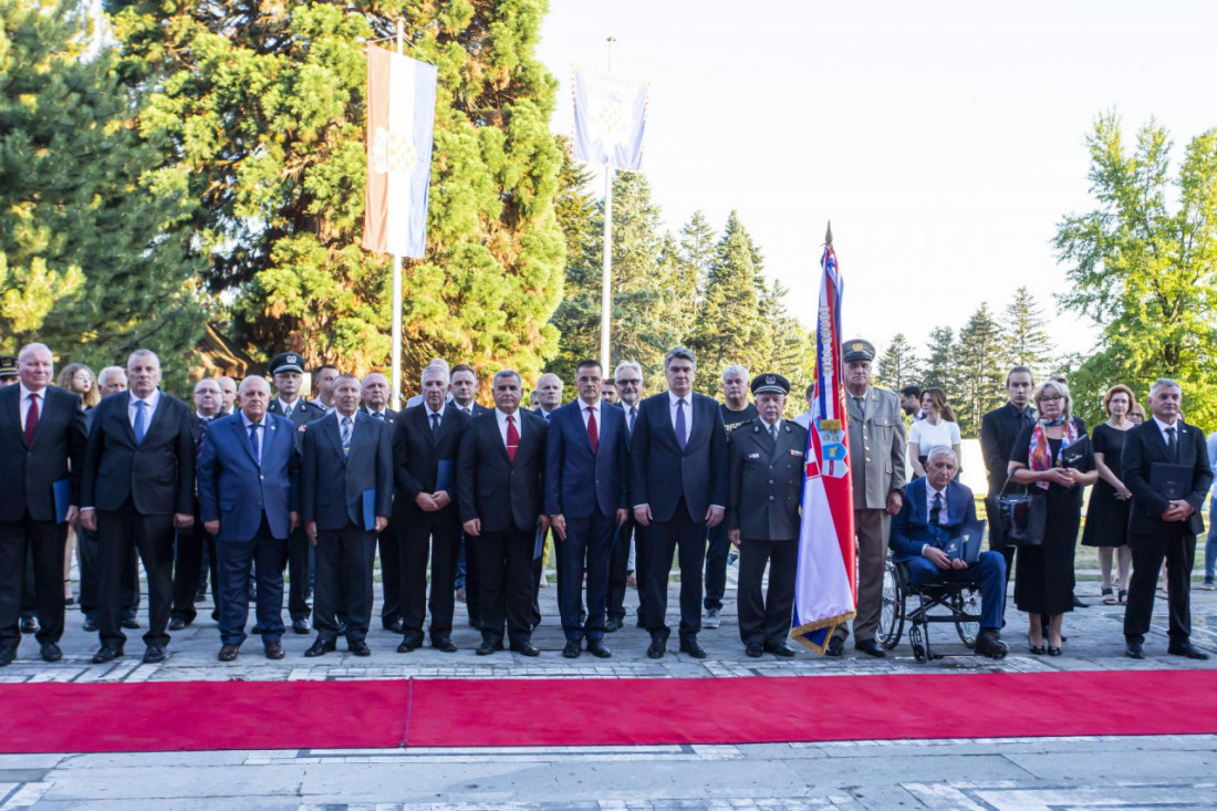 Milanović odlikovao optuženog za ratni zločin Đuru Matuzovića