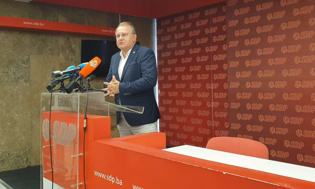 Nikšić: OHR šalje poruku da su pogriješili svi oni koji su vjerovali u Aneks 7