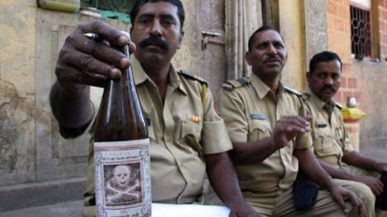 Broj preminulih od trovanja alkoholom u Indiji porastao na 38