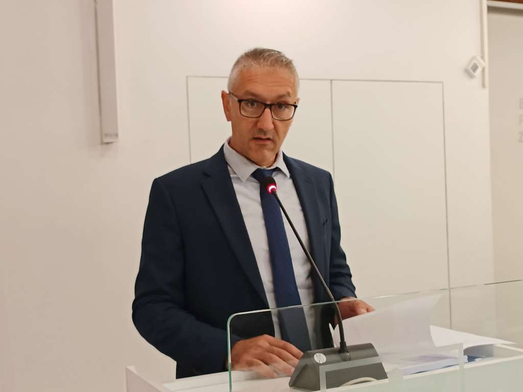 Usvojen rebalans budžeta ZDK, porodiljama naknada od 1.000 KM