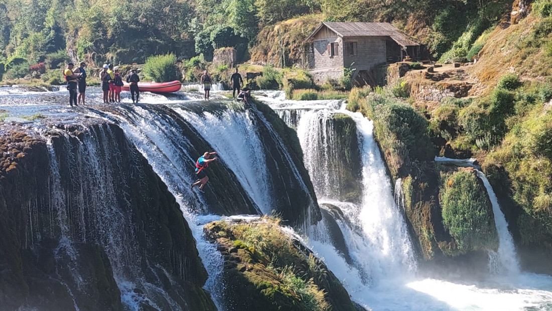 Više od 800 učesnika Unske regate krenulo od Štrbačkog buka ka Bihaću