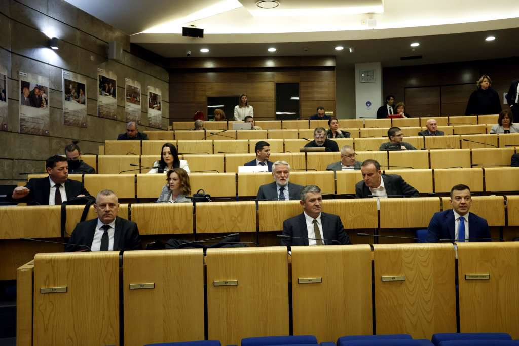 Delegati Doma naroda danas o pripadnosti javnih prihoda u FBiH