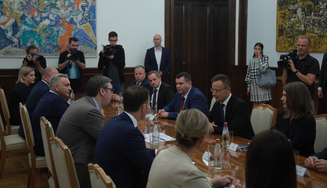 Vučić s Sijartom: Hvala na snažnoj podršci Mađarske evrointegracijama Srbije