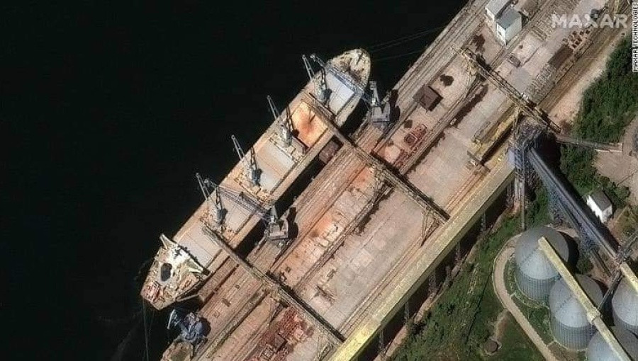 Dokaz kako brodovi pod ruskom zastavom prevoze žito iz Ukrajine