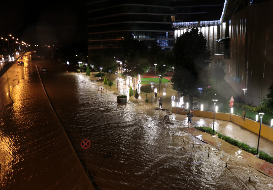 Pljuskovi izazvali poplave u Turskoj: Vodena bujica srušila dva mosta u Boluu