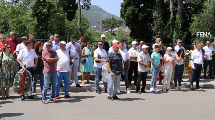 Polaganjem cvijeća počelo obilježavanje 29. godišnjice deblokade Mostara
