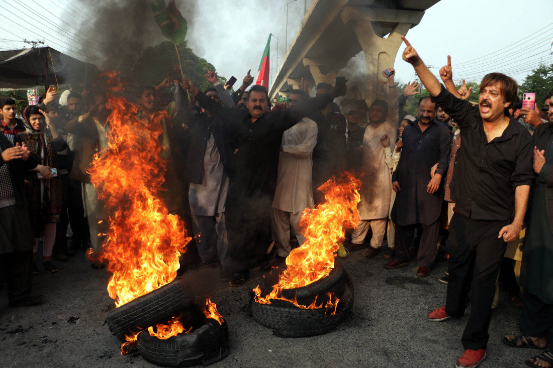 Pristalice bivšeg pakistanskog premijera Imrana Khana blokirali ceste u novom protestu