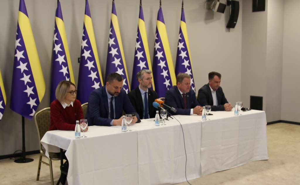 "Devet stranaka ima većinu za parlamente na federalnom i državnom nivou"