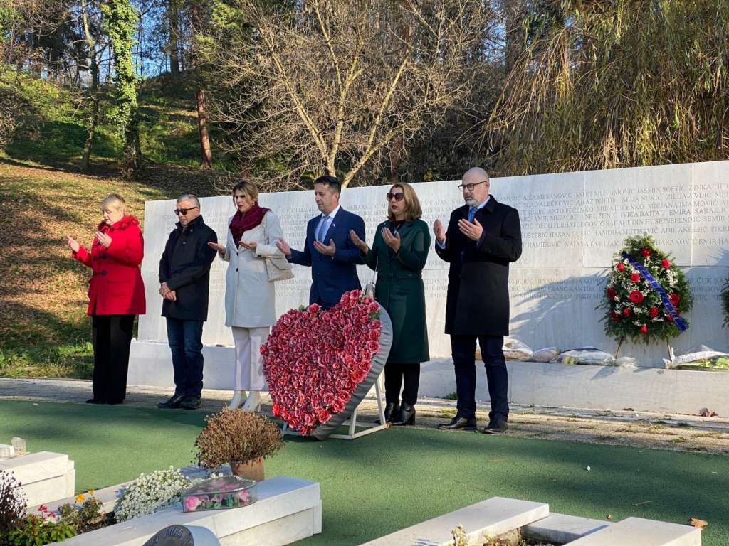 Dan državnosti Bosne i Hercegovine obilježen i u Tuzli