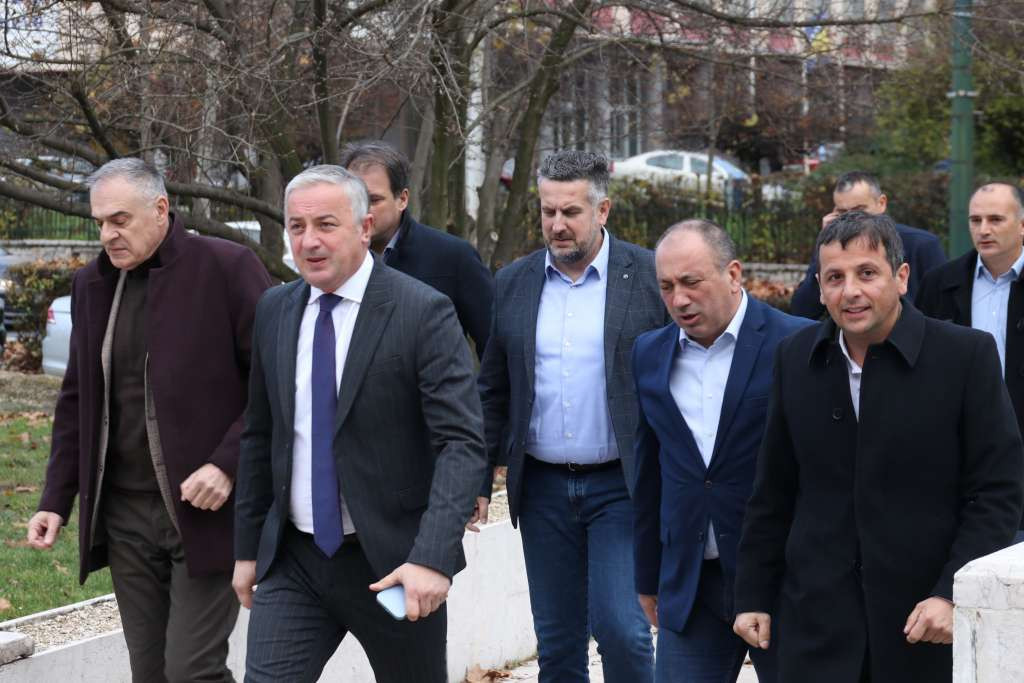 Lideri opozicije iz RS na pregovorima o izboru delegata u Parlament BiH