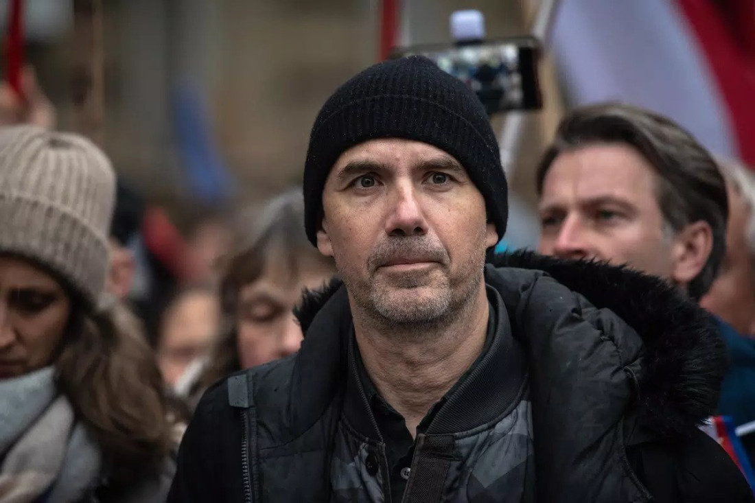 Organizator demonstracija širi paniku da će Češka atomskom bombom napasti Rusiju