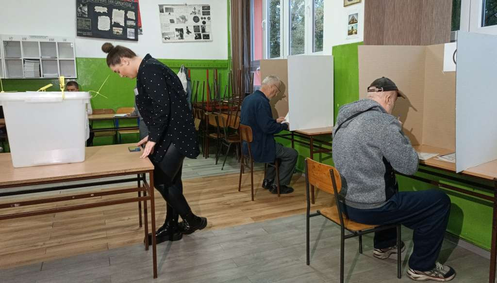 U Konjicu na vrijeme otvorena sva biračka mjesta, registrirano 21 804 birača