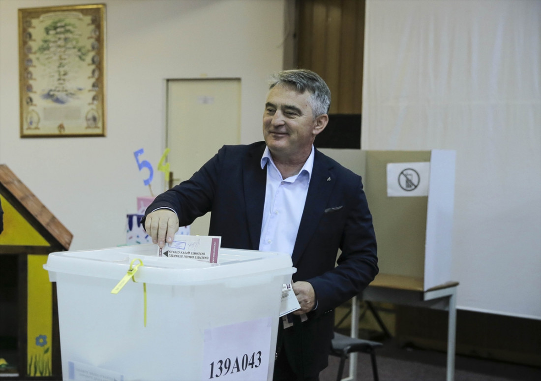 Željko Komšić glasao u Sarajevu: Važno je da izbori proteknu u skladu sa zakonom