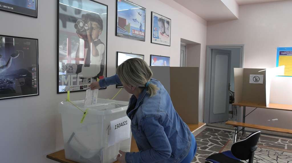 Biračka mjesta u Širokom otvorena na vrijeme, registriran 23.581 birač