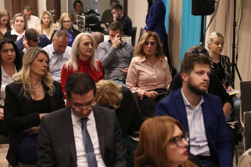 Beširović: Zbog rasta cijena bi i traženi minimalac od 1.000 KM brzo mogao biti nedovoljan