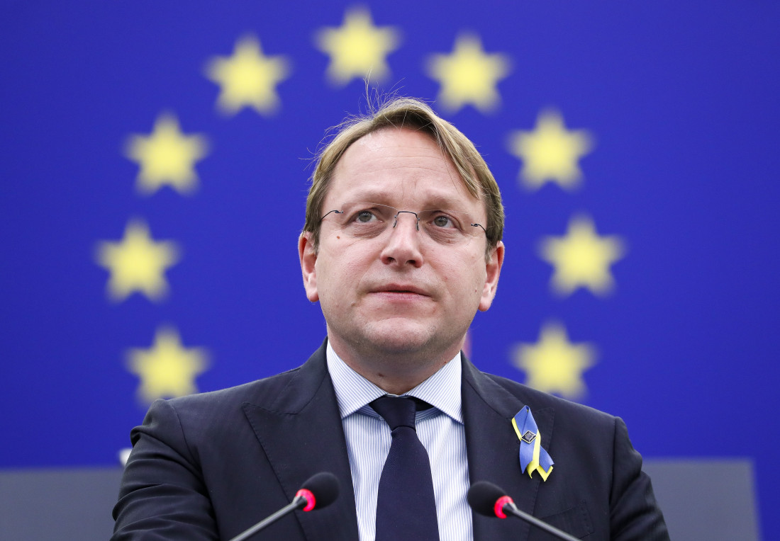 Varhelyi: Preporuka dodjele statusa kandidata BiH pod određenim uslovima