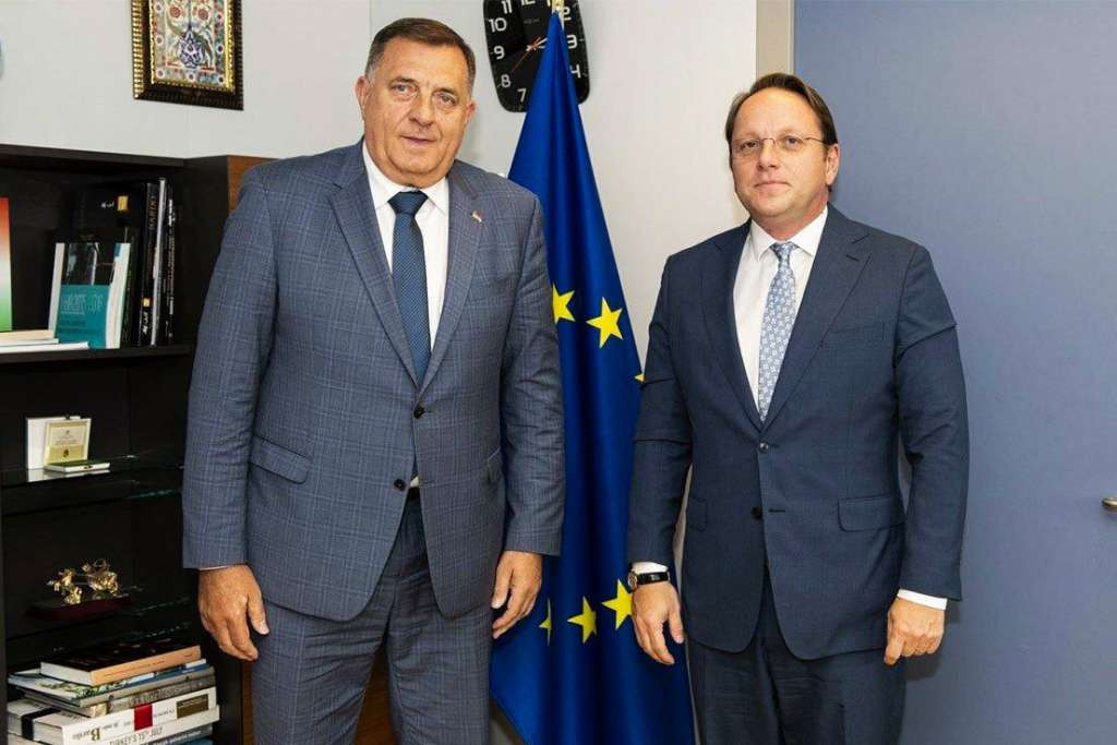 Dodik sa Varhelyijem: BiH sa OHR-om ne može ostvariti napredak