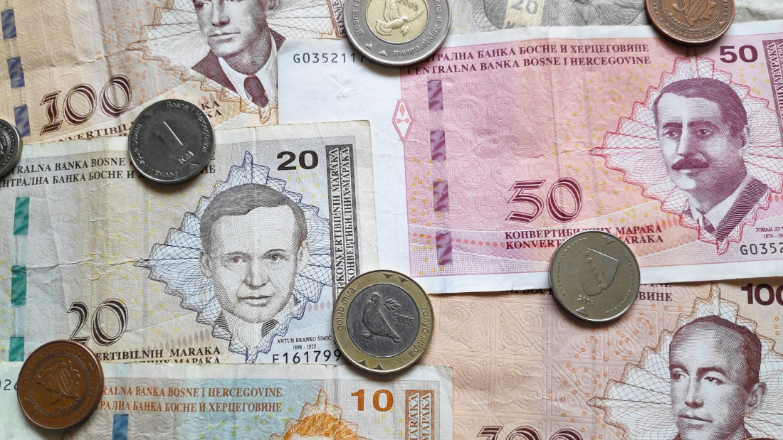 Prosječna plata u BiH u augustu 1.145 KM