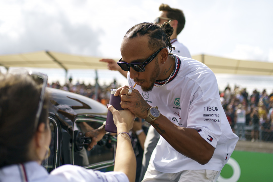 Hamilton najavio da ostaje u F1 i poslije 2023.