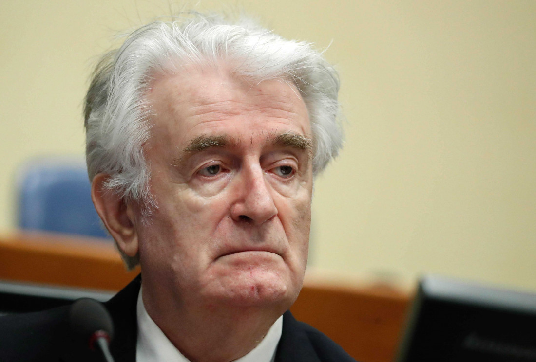 Udruženja žrtava: Karadžić pokušava da izbjegne služenje doživotne robije