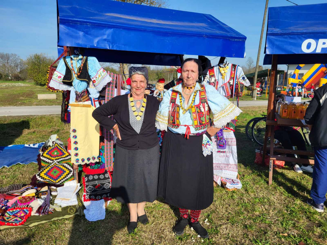Veliki broj izlagača na dvodnevnom jesenjem sajmu u Gornjoj Dubici