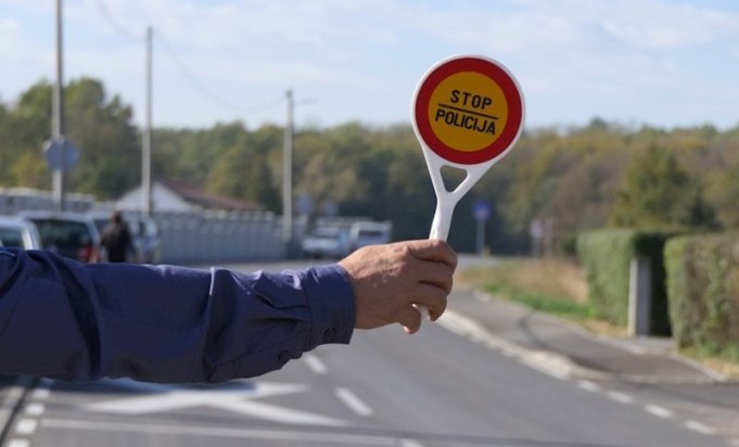 Saobraćajni policajci osuđeni zbog primanja mita i zloupotrebe položaja