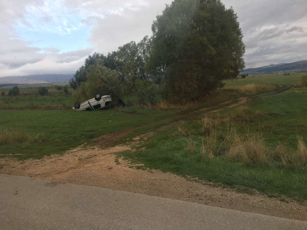 Golf sletio s ceste na prometnici Tomislavgrad - Blidinje