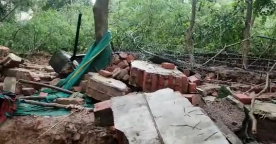 U urušavanju zida u Indiji poginulo devet osoba