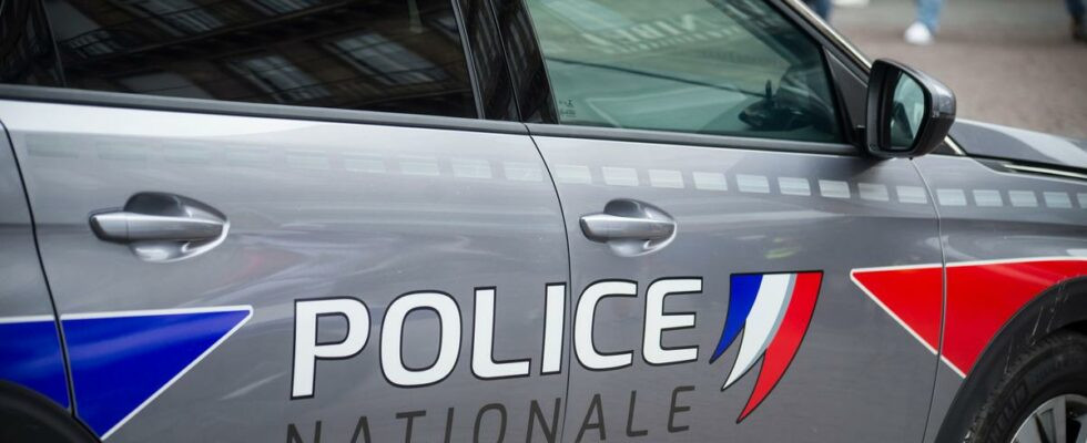 Lopovi ušli preko krova banke i opljačkali tri bankomata u Francuskoj