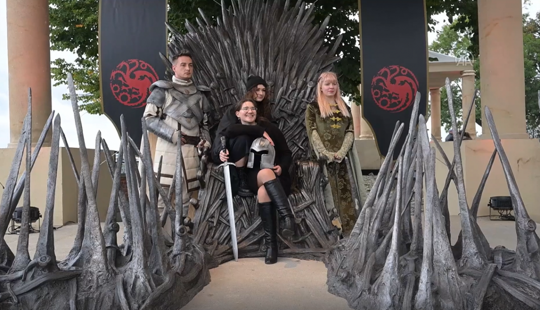 Željezni tron iz serije "Igra prijestolja" izložen u Krakovu