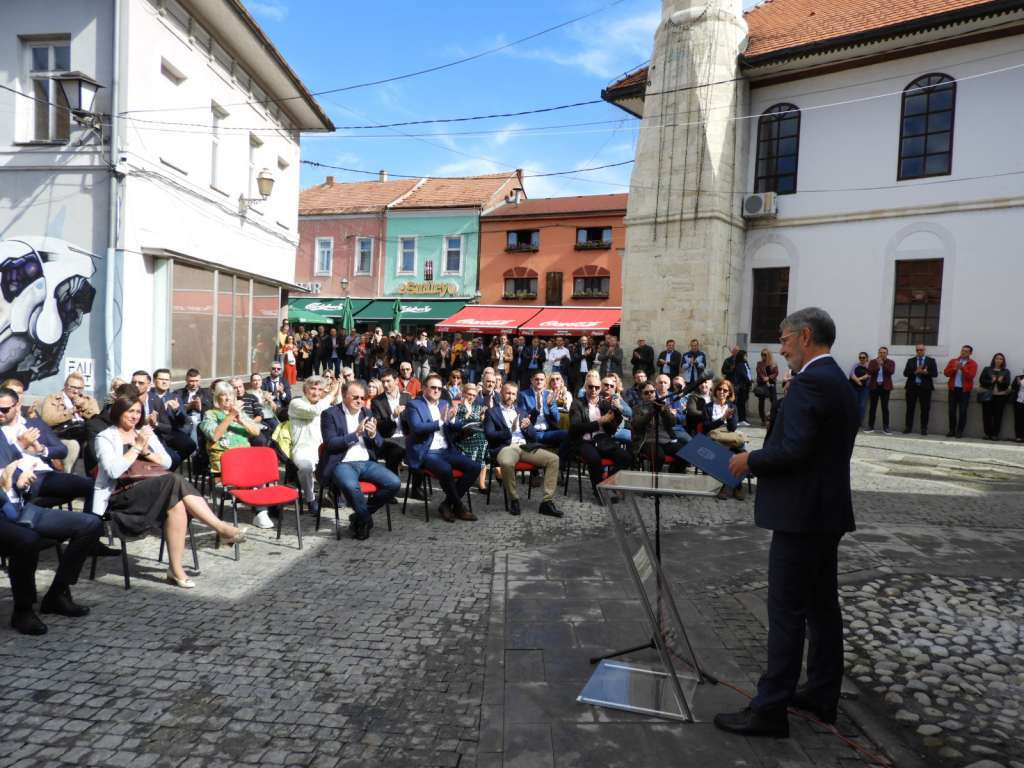 Kuća bosanskog jezika otvorena u Tuzli