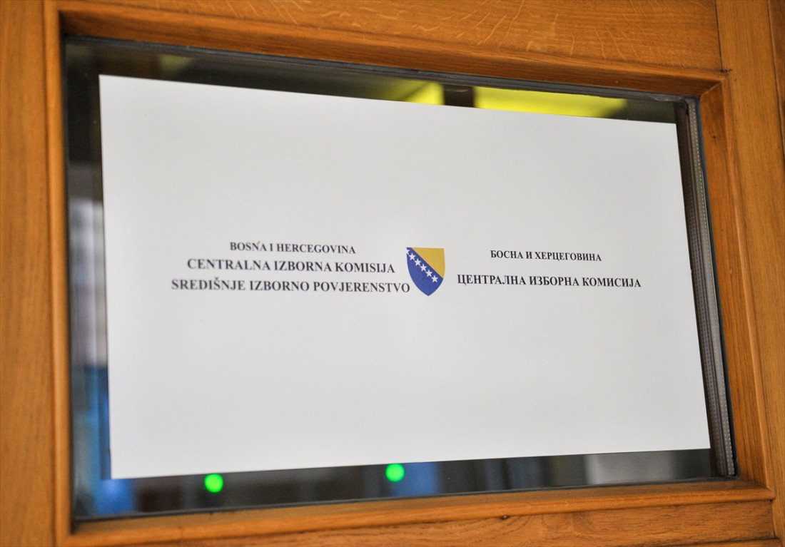 Na snazi zabrana objavljivanja rezultata istraživanja javnog mijenja u vezi sa glasanjem i izborima