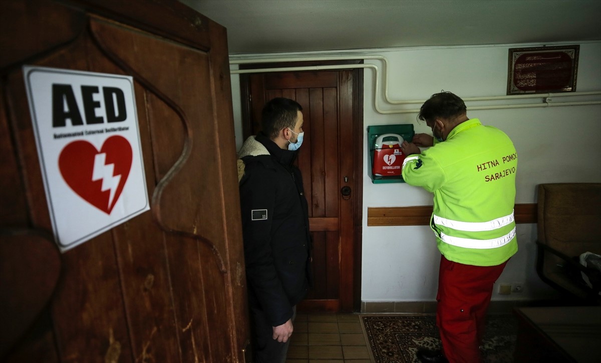 U Gazi Husrev-begovoj džamiji instaliran AED u cilju unapređenja i očuvanja zdravlja građana
