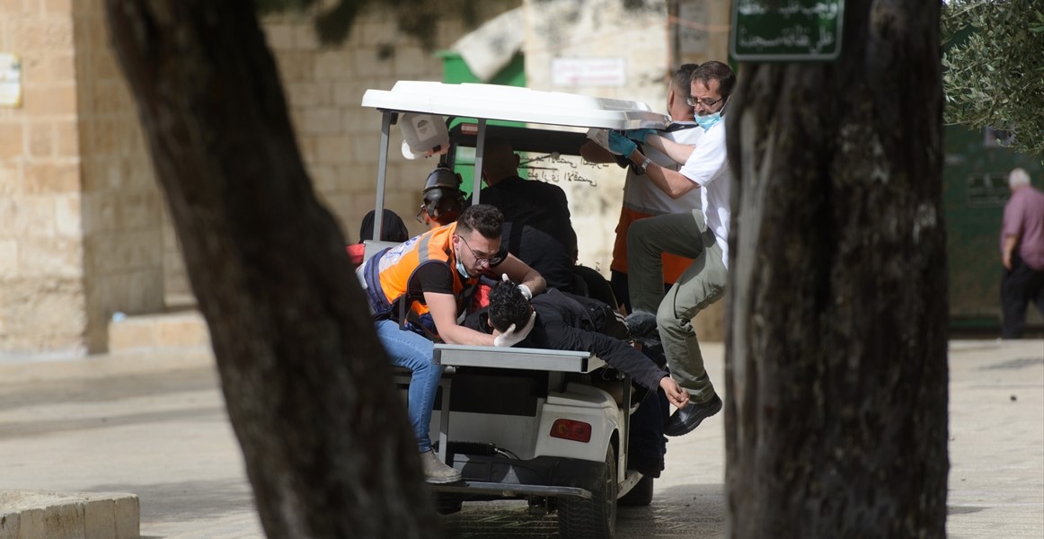 U napadu izraelskih snaga u Al-Aksi povrijeđeno više od 305 osoba