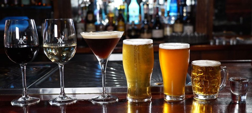 Istraživanje: Bilo koja količina alkohola izaziva oštećenja mozga