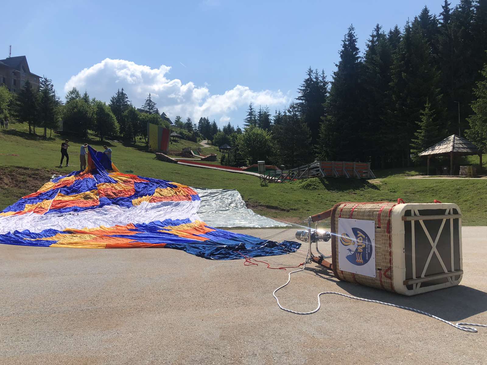 Posljednje pripreme za novu turističku atrakciju na Trebeviću - let turističkim balonom