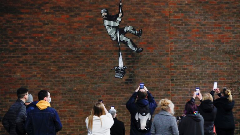 Banksy potvrdio da je on naslikao sliku na zidu bivšeg zatvora
