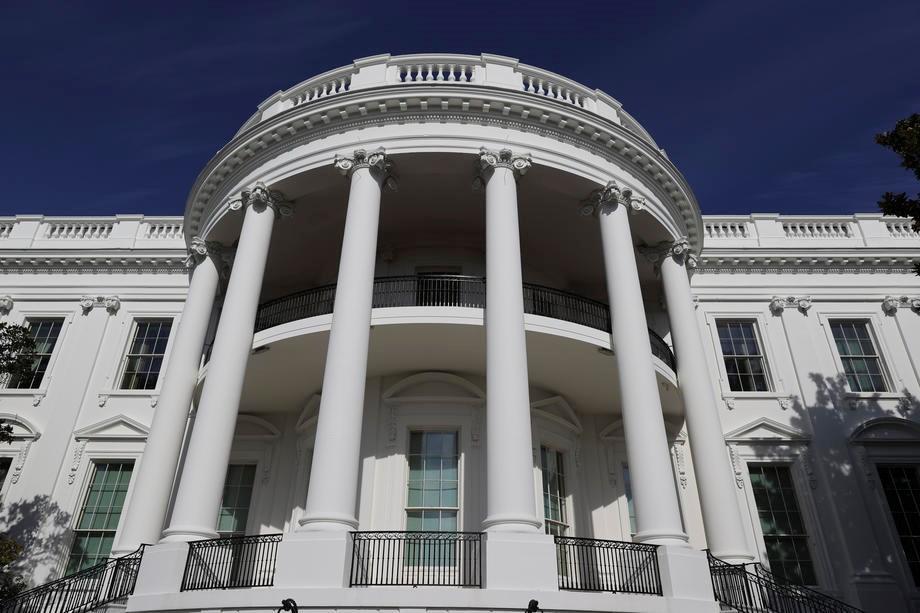 Bijela kuća ponovno uvodi ograničenja na putovanja iz Europe