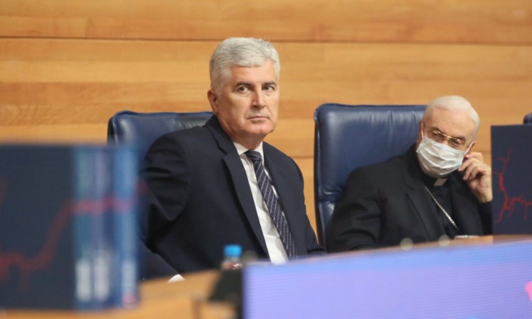 U Sarajevu predstavljeno četveroknjižje 'Iznad crte' autora Dragana Čovića