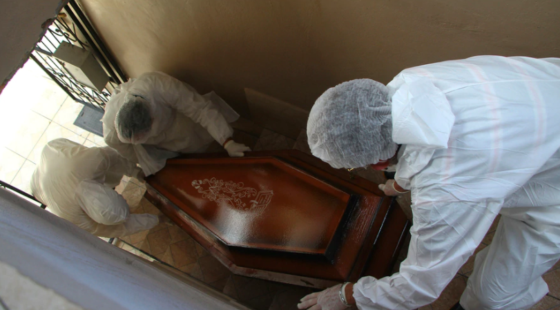 U svijetu najveći broj umrlih od Covida u 24 sata, novi sojevi se šire