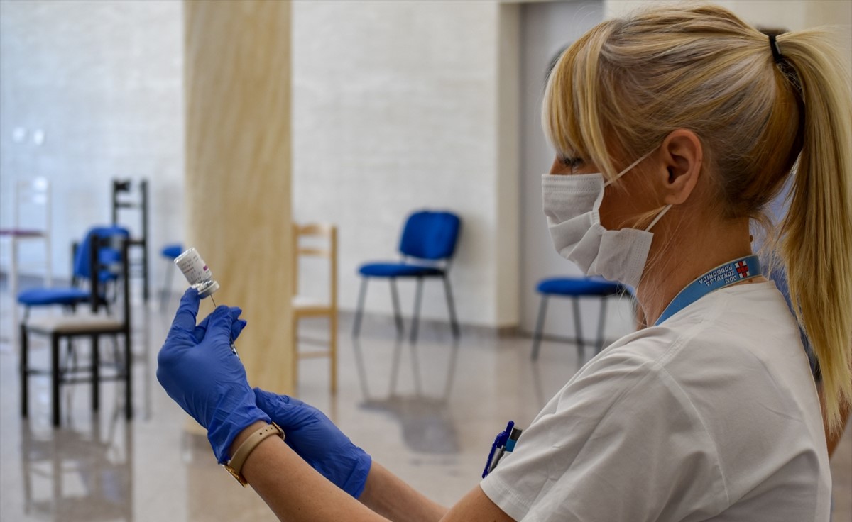 Crna Gora: Počela vakcinacija zaposlenih u medijima