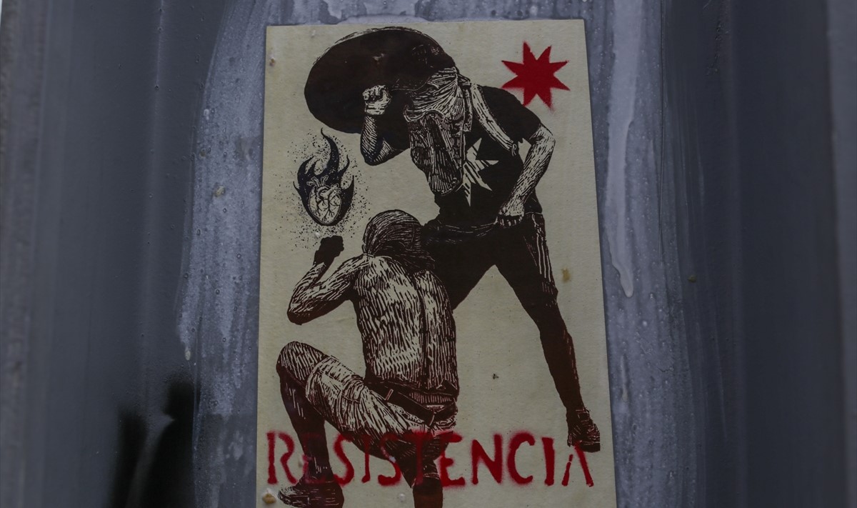 Demonstranti iscrtali murale na Spomeniku herojima u Bogoti