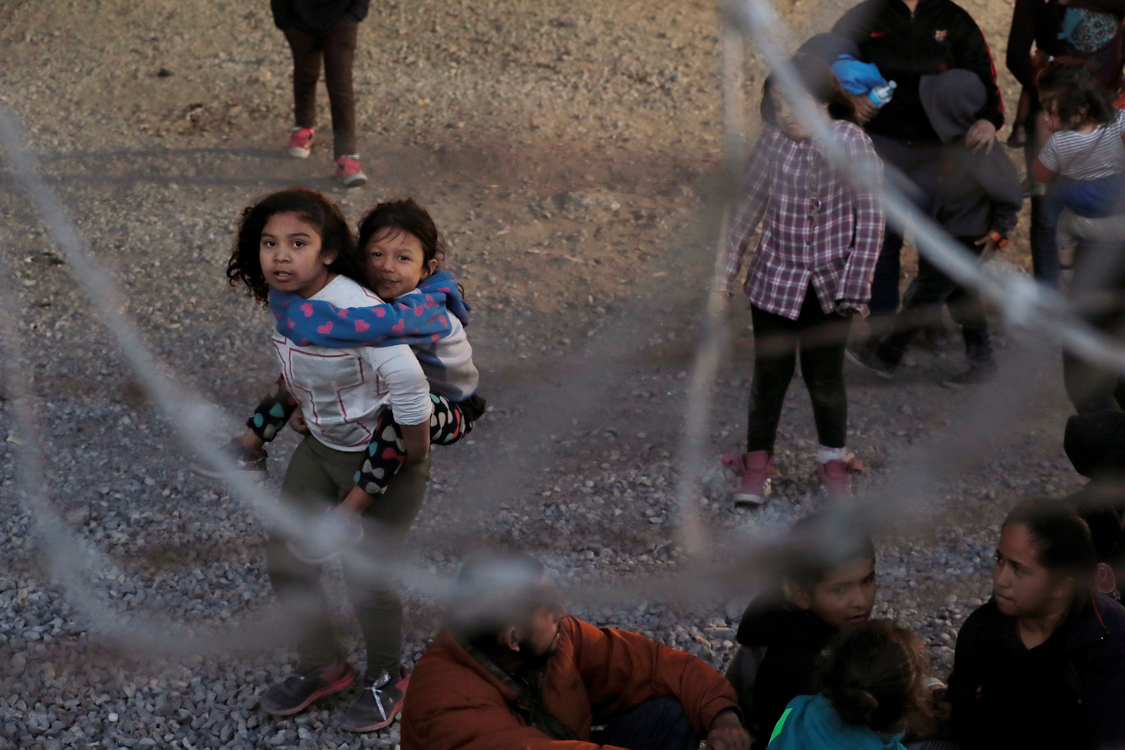 Najmanje 5.500 djece razdvojeno od roditelja migranata za vrijeme Trumpa